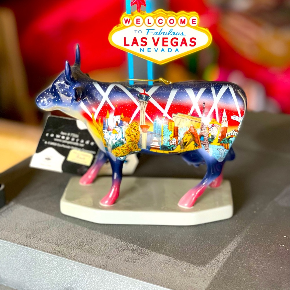 Las Vegas Cow Parade (2003) retired